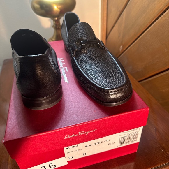 Size10D Salvatore Ferragamo Grandioso/NERO PEBBLE CALF   asking $525 priced $850 - Picture 13 of 15
